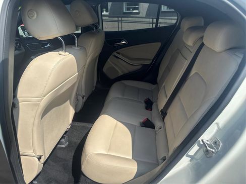 Used 2017 Mercedes-Benz GLA 250 image 10