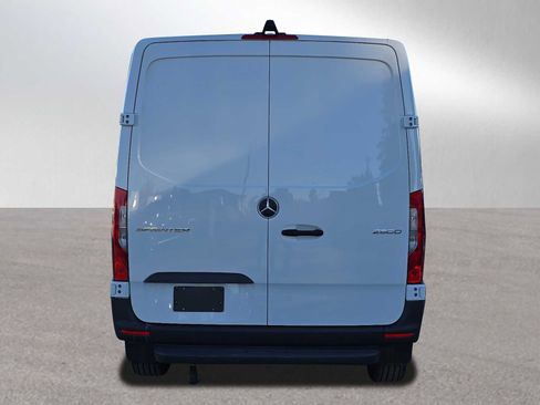 Used 2025 Mercedes-Benz Sprinter 2500 image 4