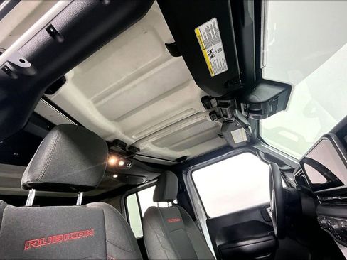 Used 2025 Jeep Wrangler Unlimited Rubicon AWD/4WD image 22