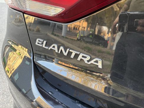 Used 2017 Hyundai Elantra Value Edition image 11