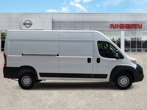 Used 2026 RAM ProMaster 2500 w/ Convenience Group FWD image 3