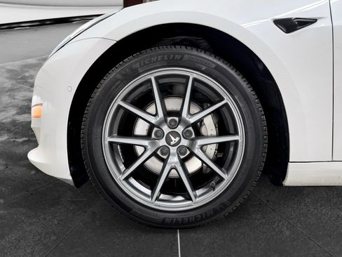 Used 2022 Tesla Model 3 Long Range AWD/4WD image 29