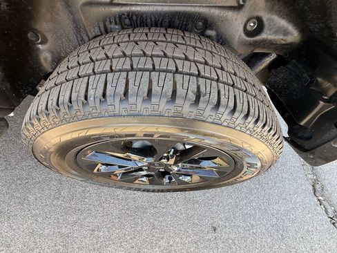 Used 2023 Jeep Wrangler Unlimited Sahara w/ Cold Weather Group image 10