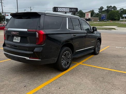 Used 2025 GMC Yukon Elevation RWD image 8