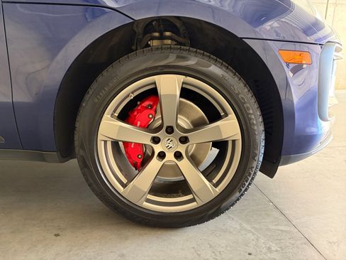 Used 2023 Porsche Macan S AWD/4WD image 19