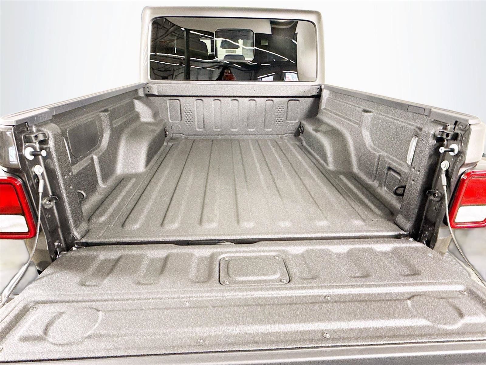 New 2026 Jeep Gladiator Sport AWD/4WD image 17