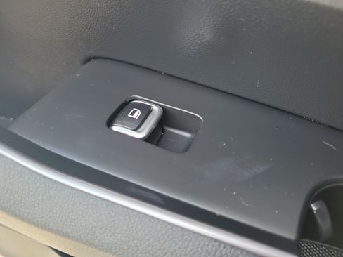 Used 2023 Kia Sorento S w/ Panoramic Sunroof Package FWD image 14