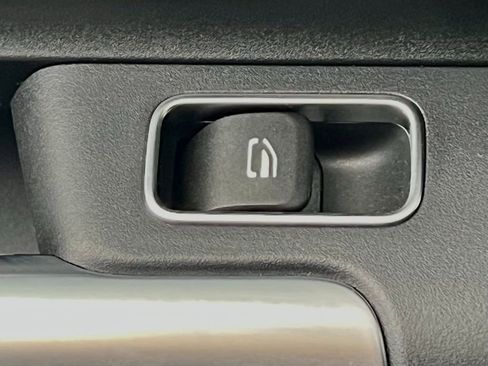 Certified 2023 Mercedes-Benz EQB 300 4MATIC image 32