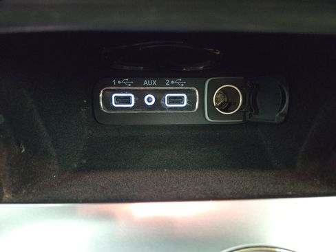 Used 2019 Jeep Grand Cherokee Laredo AWD/4WD image 29