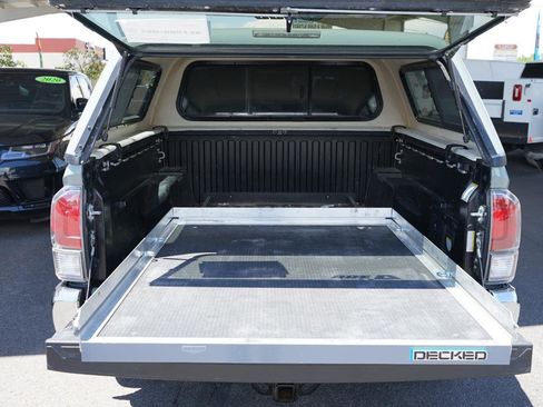 Used 2023 Toyota Tacoma TRD Off-Road image 23