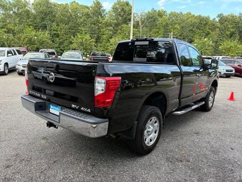 Used 2018 Nissan Titan SV AWD/4WD image 5
