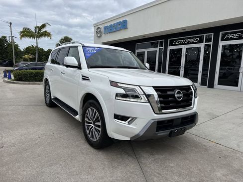 Used 2024 Nissan Armada SL w/ Captain's Chairs Package AWD/4WD image 7