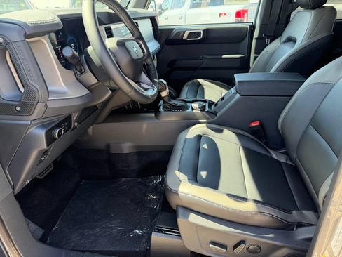New 2026 Ford Bronco Outer Banks w/ Sasquatch Package AWD/4WD image 24
