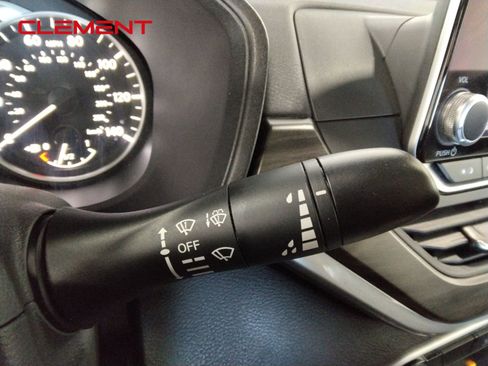 Used 2025 Nissan Altima 2.5 SV FWD image 15