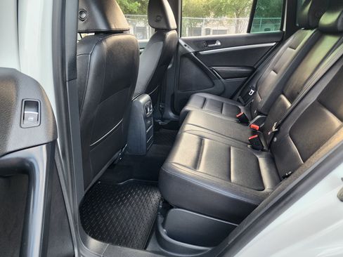 Used 2016 Volkswagen Tiguan R-Line FWD image 21