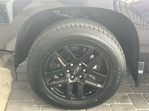 Certified 2023 Chevrolet Silverado 1500 Custom AWD/4WD image 32
