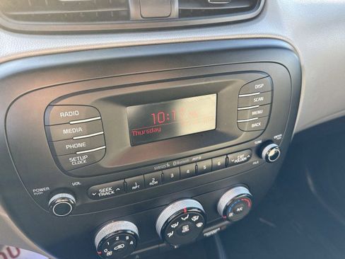 Used 2015 Kia Soul Base image 12