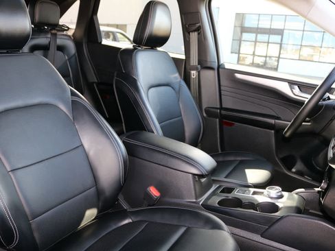 Used 2025 Ford Escape Platinum image 22