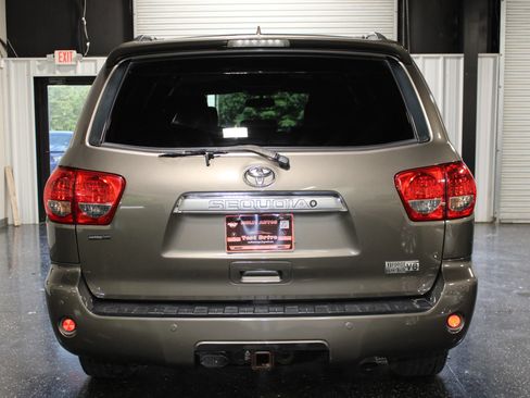 Used 2014 Toyota Sequoia Platinum RWD image 4