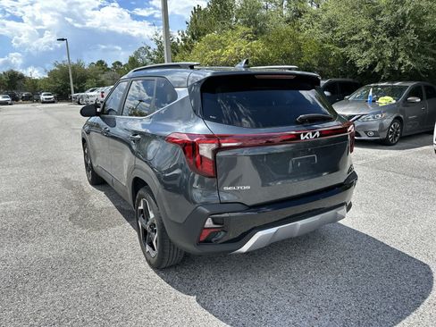 Used 2024 Kia Seltos EX FWD image 6