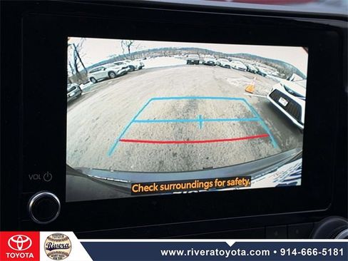 Used 2023 Toyota Highlander XLE image 23