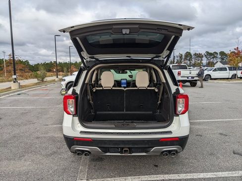 Used 2020 Ford Explorer Platinum w/ Premium Technology Package image 45