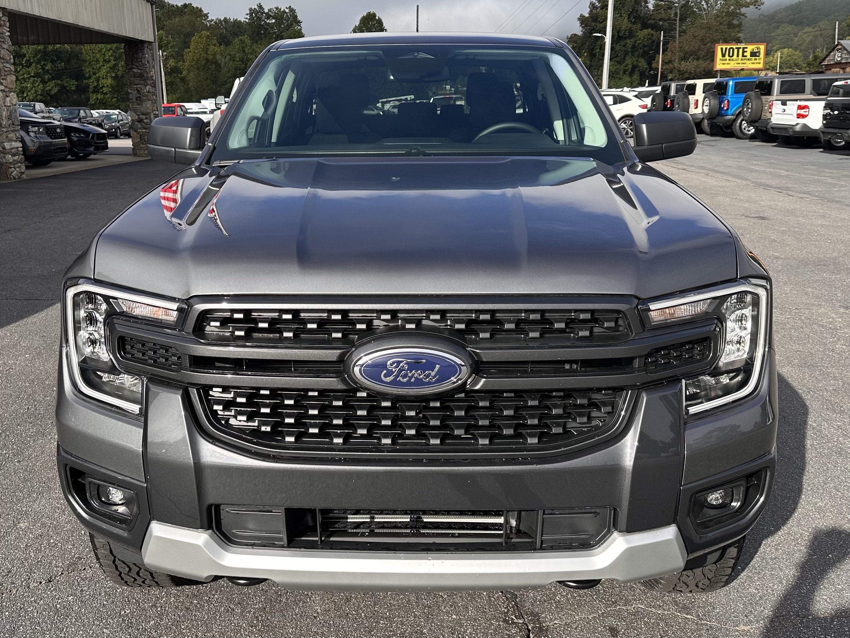 New 2026 Ford Ranger XLT w/ FX4 Off-Road Package AWD/4WD image 3