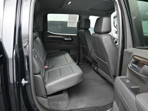 Used 2023 Chevrolet Silverado 1500 LT w/ Leather Package AWD/4WD image 37