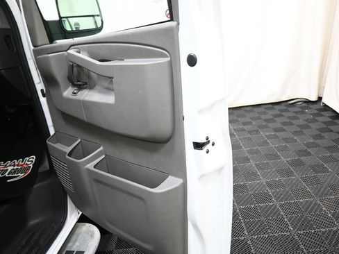 Used 2025 GMC Savana 2500 w/ Driver Convenience Package RWD image 17
