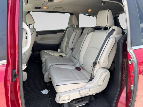 Used 2025 Honda Odyssey Touring image 14