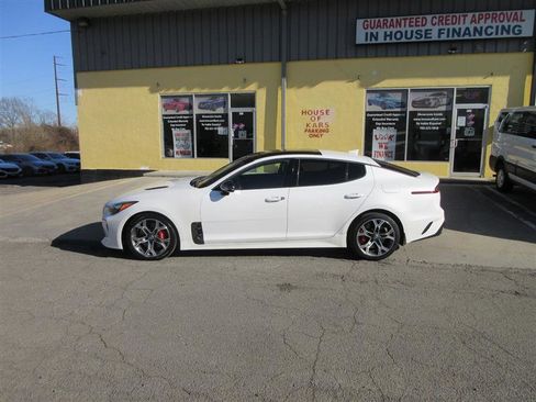 Used 2019 Kia Stinger GT2 image 2