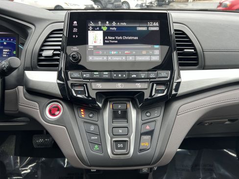 Used 2023 Honda Odyssey EX-L image 18