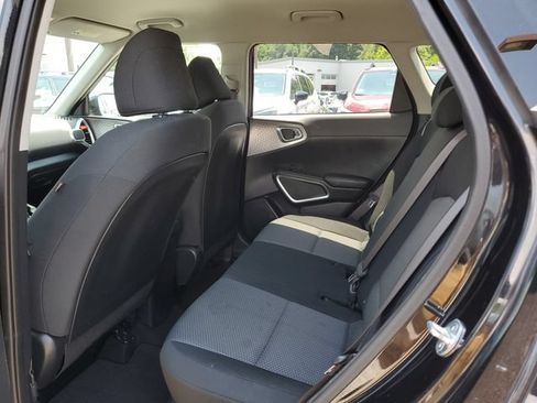 Used 2023 Kia Soul LX w/ LX Technology Package FWD image 12
