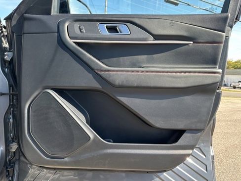 Used 2025 Ford Explorer ST-Line w/ ST-Line Street Pack image 24