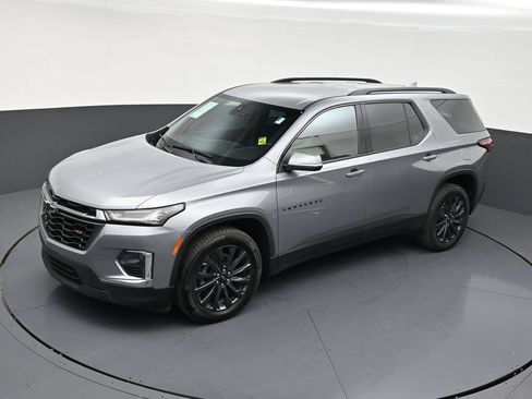 Used 2023 Chevrolet Traverse RS FWD image 9