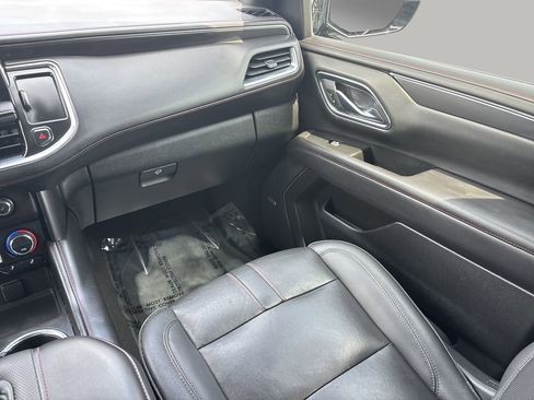Used 2023 Chevrolet Suburban RST RWD image 16