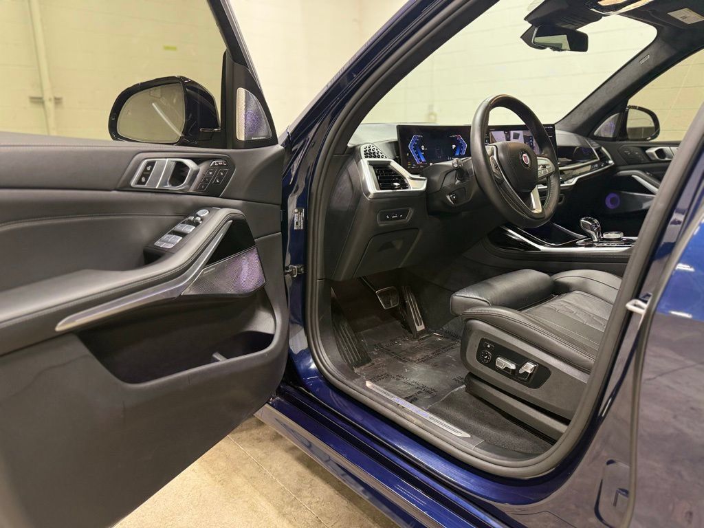 Used 2025 BMW ALPINA XB7 AWD/4WD image 54