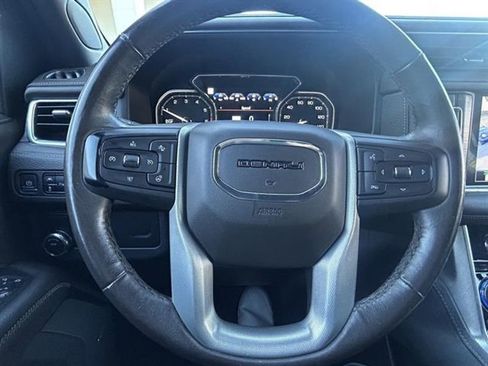 Used 2021 GMC Yukon XL Denali w/ Denali Premium Package image 14