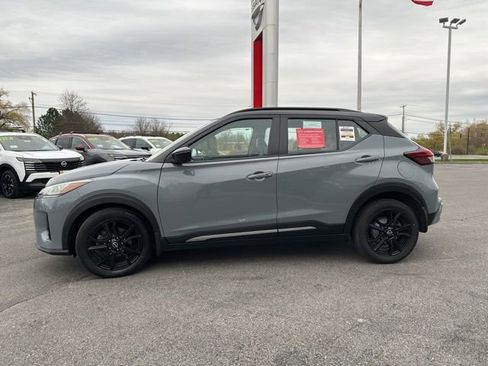 Used 2023 Nissan Kicks SR w/ SR Premium Package FWD image 5