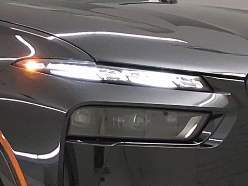 Certified 2024 BMW X7 M60i w/ Executive Package image 9