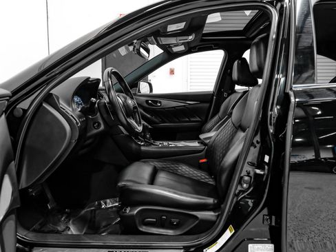 Used 2018 INFINITI Q50 Red Sport 400 w/ Sensory Package (Sport) RWD image 21