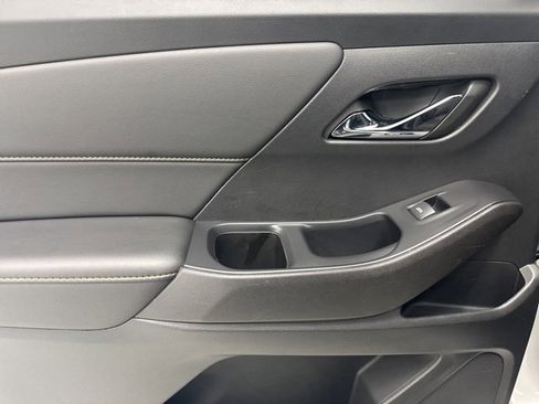 Used 2021 Chevrolet Traverse LS w/ LPO, Blackout Package image 23