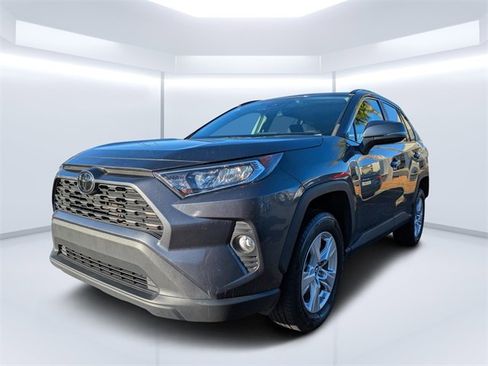 Used 2019 Toyota RAV4 XLE image 7