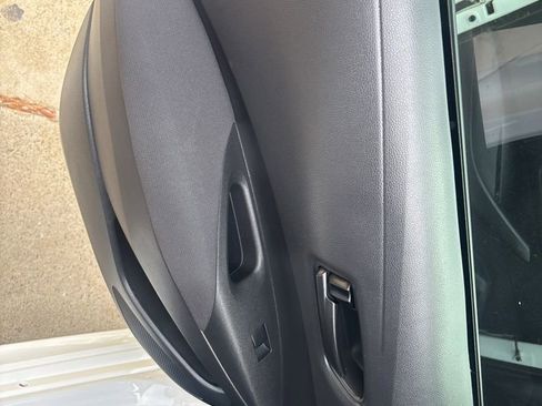 Used 2022 Toyota Corolla LE image 32