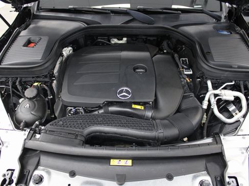 Used 2022 Mercedes-Benz GLC 300 4MATIC image 9