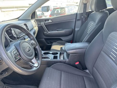 Used 2018 Kia Sportage LX image 19