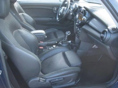 Used 2015 MINI Cooper 2-Door Hardtop image 16