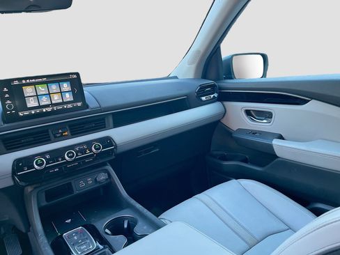 Used 2025 Honda Pilot EX-L image 23