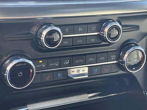 Used 2023 Ford F150 Lariat w/ Equipment Group 502A High image 23