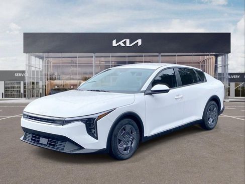 New 2025 Kia K4 LX image 4